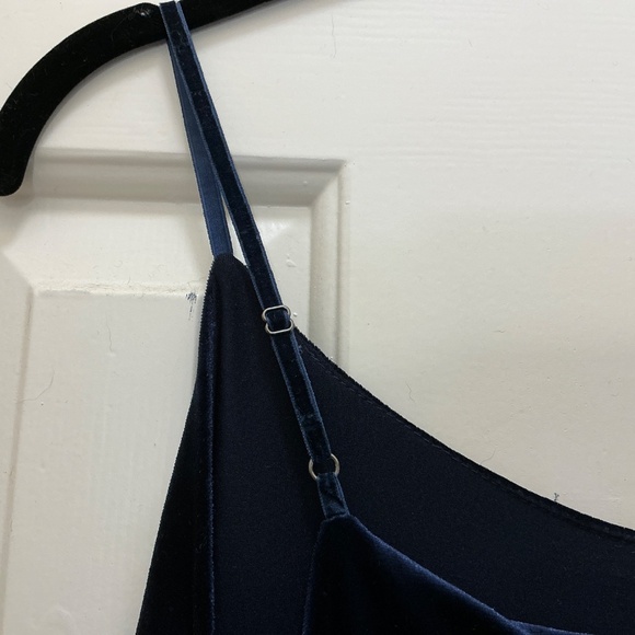 Top - Picture 2 of 4